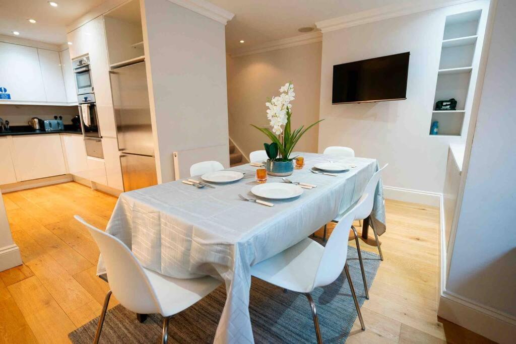 Villa Spacious And Cosy 3Brs 5F House In Heart Of Londres Extérieur photo