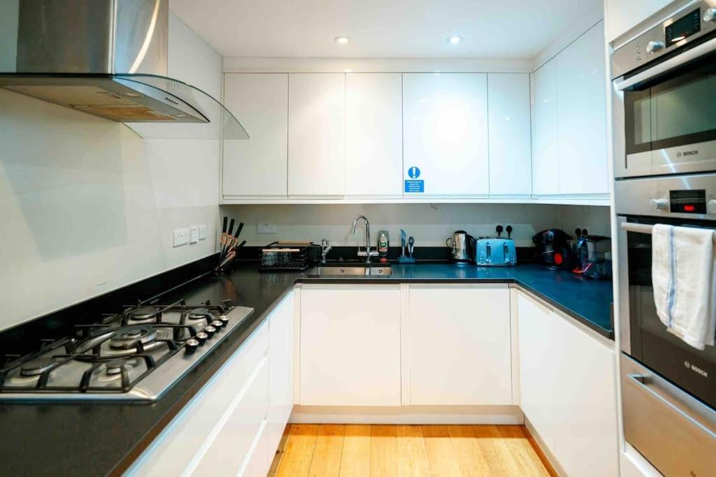 Villa Spacious And Cosy 3Brs 5F House In Heart Of Londres Extérieur photo